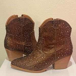 Versona Sparkling Brown Ankle Booties